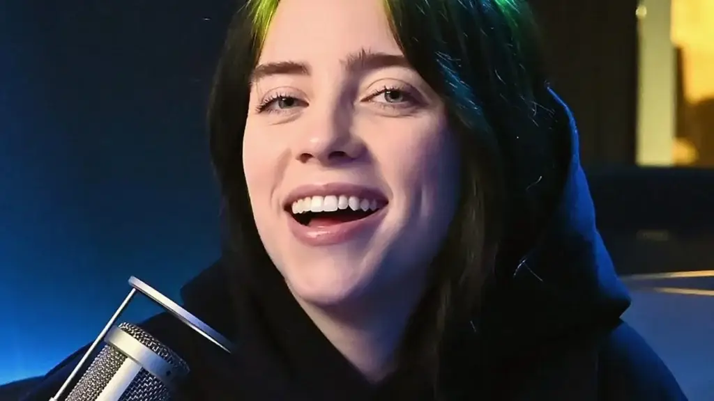  Billie Eilish Smile